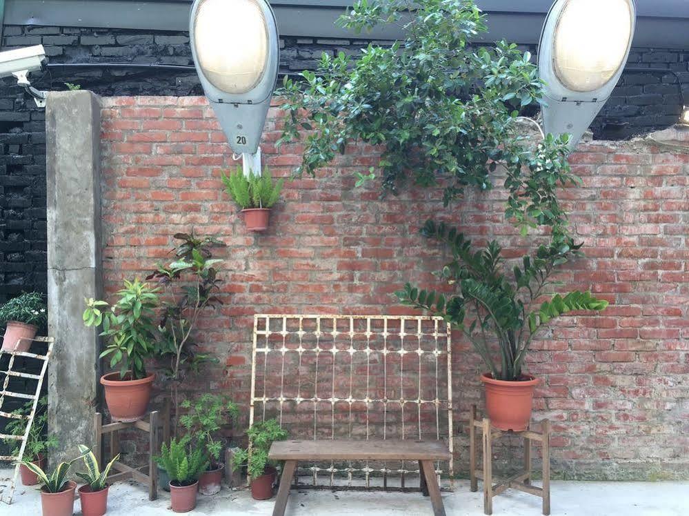 被愛咖啡小旅館 Birdeye Garden Tainan Esterno foto